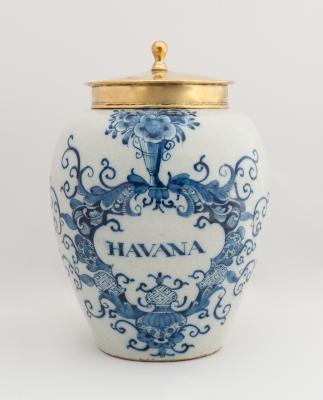 A Tobaccojar in Blue Delftware with Brass Cover 'Havana'