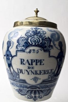 A Blue and White Tobaccojar in Dutch Delftware - RAPPE DE DUYNKERKE No 6