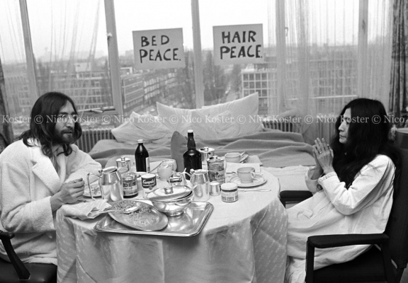 John Lennon & Yoko Ono - PEACE - Room 902 Hilton #5