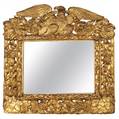 Een fraaie Engelse origineel vergulde spiegel, omstreeks 1700
