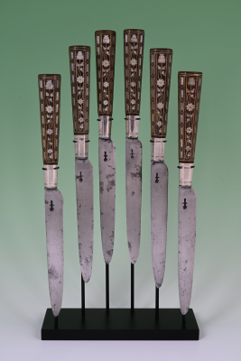 A set of six knifes