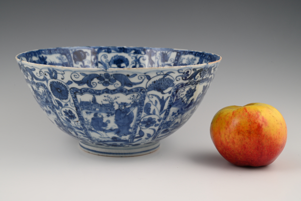 A Chinese porcelain Wanli bowl