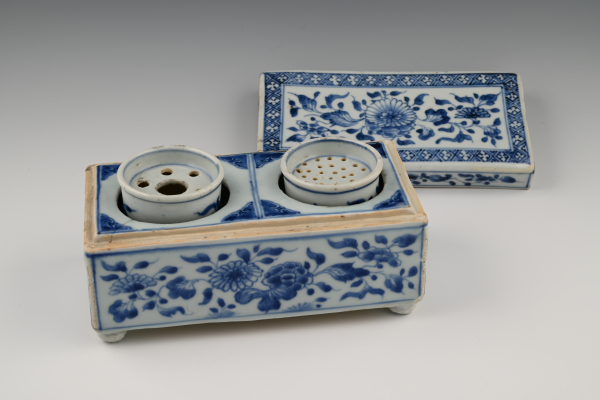 A rare Chinese porcelain inkwell