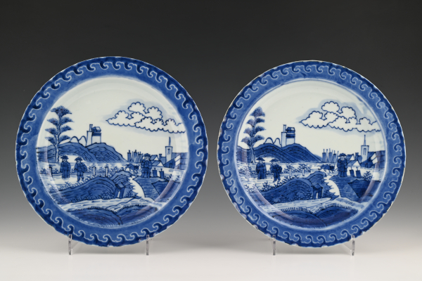 A pair of chinese porcelain 'Scheveningen' dishes