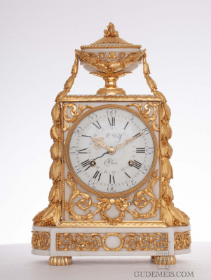 Een Franse Louis XVI verguld brons gemonteerde pendule, Wolff Paris, circa 1770.