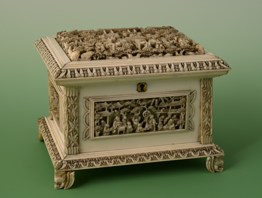 A Chinese ivory jewellery box