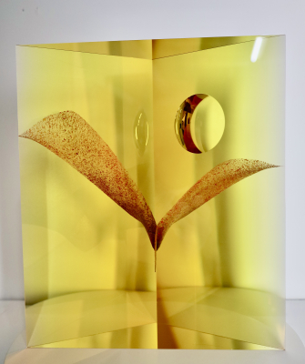 Andrej Jakab, triangular, clear crystal, cut object titled 'Nautilus' - Andrej Jakab