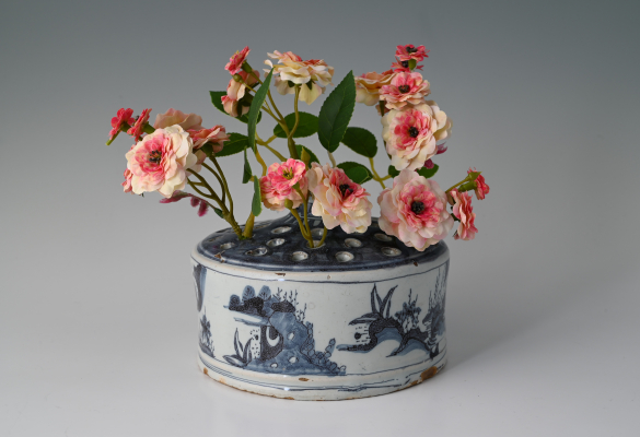 A Delftware flower vase
