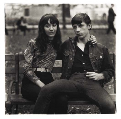 Young Couple on a bench in Washington Square Park, N.Y.C. - Diane Arbus