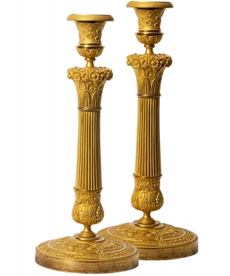 Een Paar Empire Vuurverguld Bronzen Kandelaars