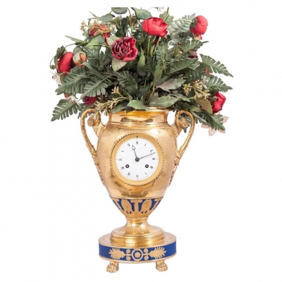 Decorative Paris Porcelain Urn Clock, circa 1810