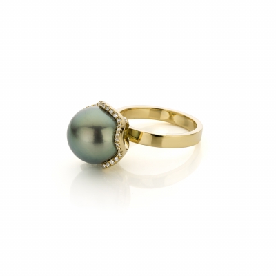 RIng with tahiti pearl and diamonds - Sabine Eekels