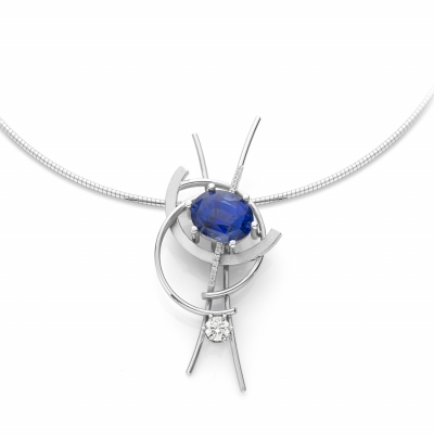 White gold pendant with Royal Blue sapphire (8.57 ct) and diamonds - Sabine Eekels