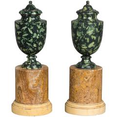 Fine pair of mounted, green porphyry marble urns, circa 1830 - Grand Tour