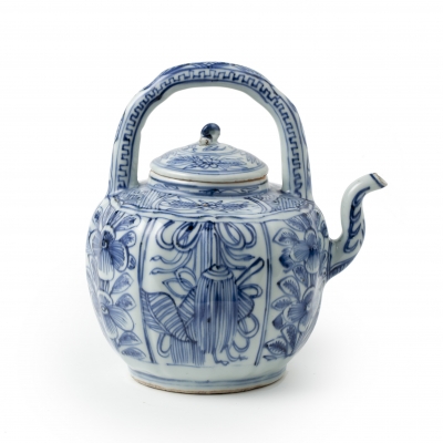 A Ming Blue and white porcelain Wine Ewer