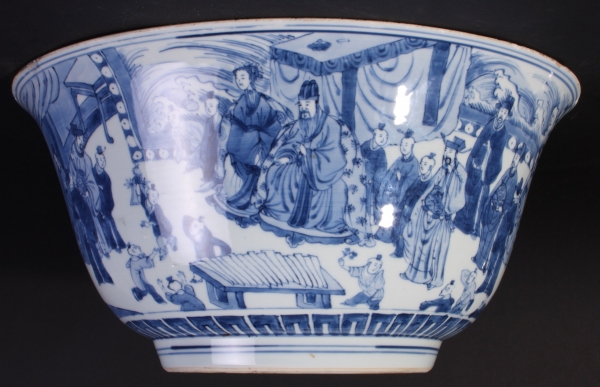 Extremeley large Chinese blue and white Kangxi bowl